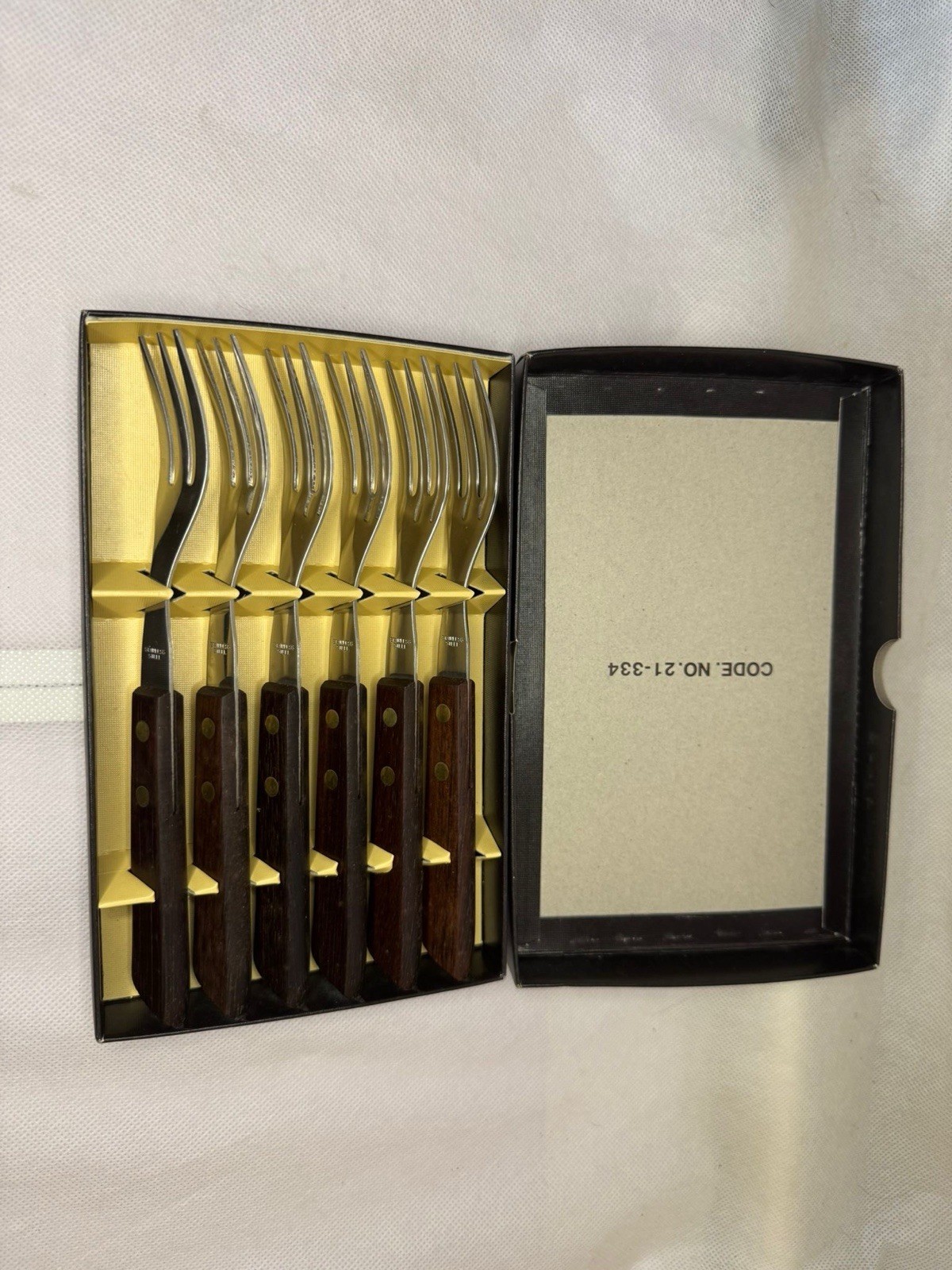 Set Of Vintage Retro Forks Cutlery  In Box Wooden Handles