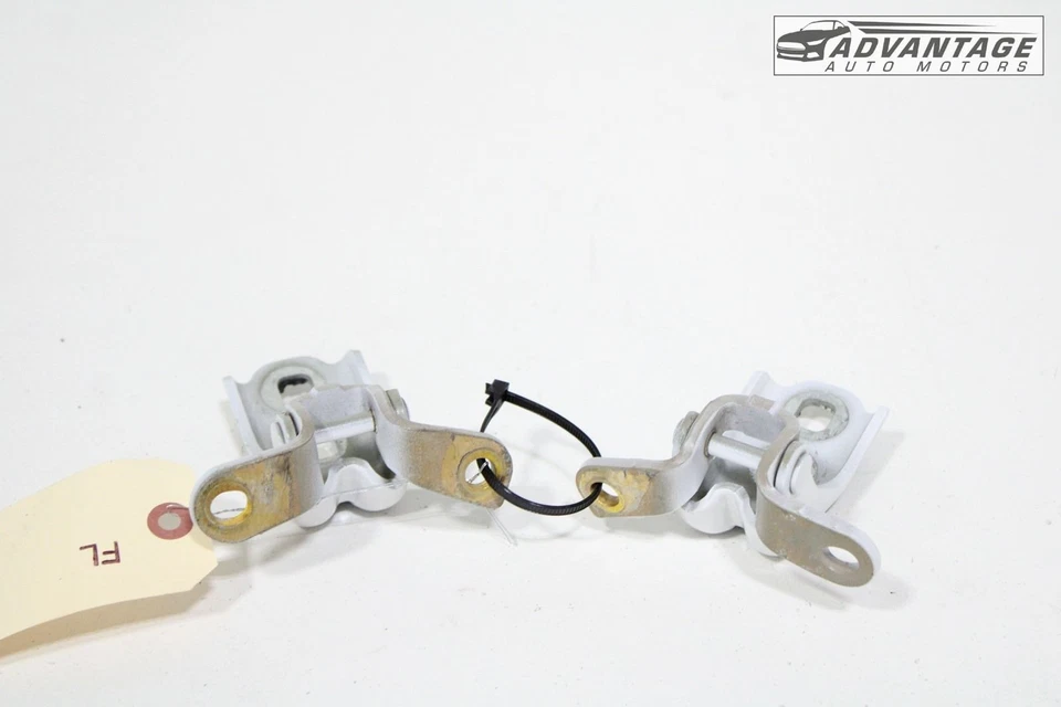 2016-2025 CHEVROLET MALIBU FRONT LEFT SIDE UPPER & LOWER DOOR HINGE SET OF 2 OEM - Image 2 of 4