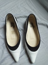 Alba Moda white&black flat leather/canvas court shoes size UK 3 (36)
