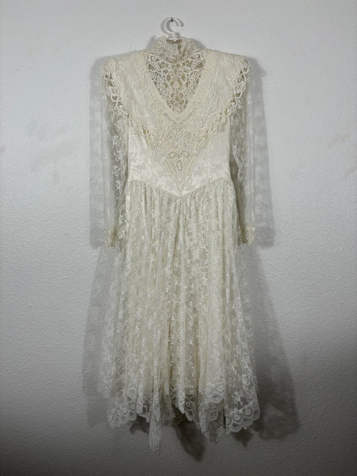 复古 Jessica McClintock 新娘礼服 M 码象牙色蕾丝涤纶长袖 — 第 2/4 张图片