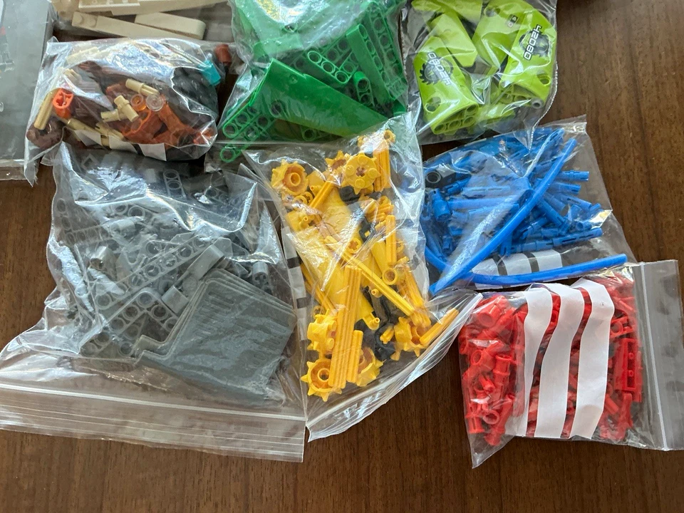 LEGO Technic 42080 Forest Machine 1003pc Complete Set w/ Instruction Manual, photo 3 of 5