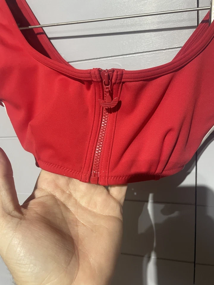 Top de bikini Adidas para mujer - Rojo - Talla XXS - Retro Y2K Vibe - Cremallera frontal Foto 3 de 4