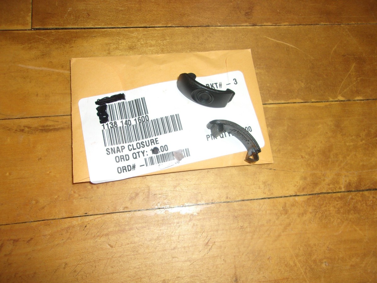 Stihl MS441 Air Filter Cover Latches (2 Pack) OEM MS 441 1138-140