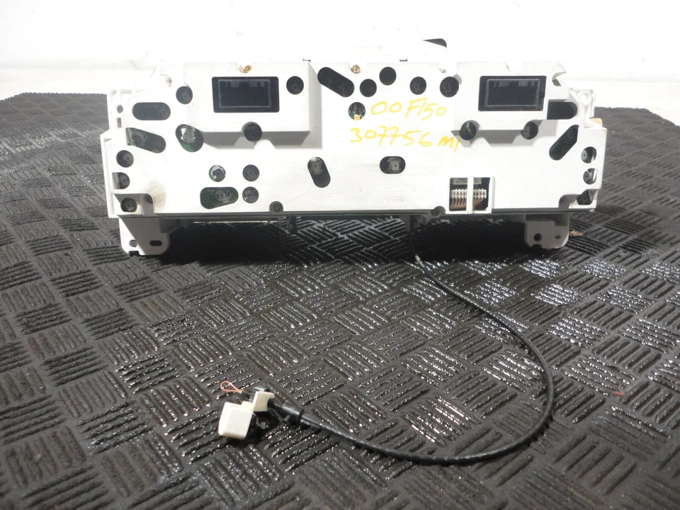 Ford F-150 XL 2000 cabina regular 4,6 L tracción trasera A/T velocímetro cuadro de instrumentos 307.756 Foto 4 de 4