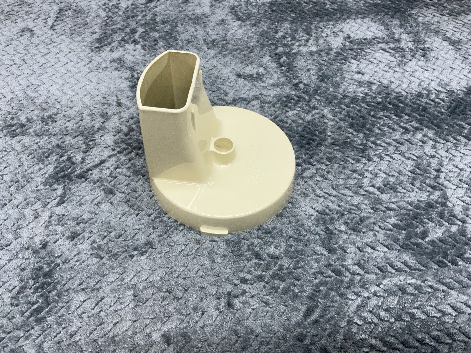 Sunbeam Mixmaster Deluxe Mixer Slicer Shredder Discharge Chute 94480