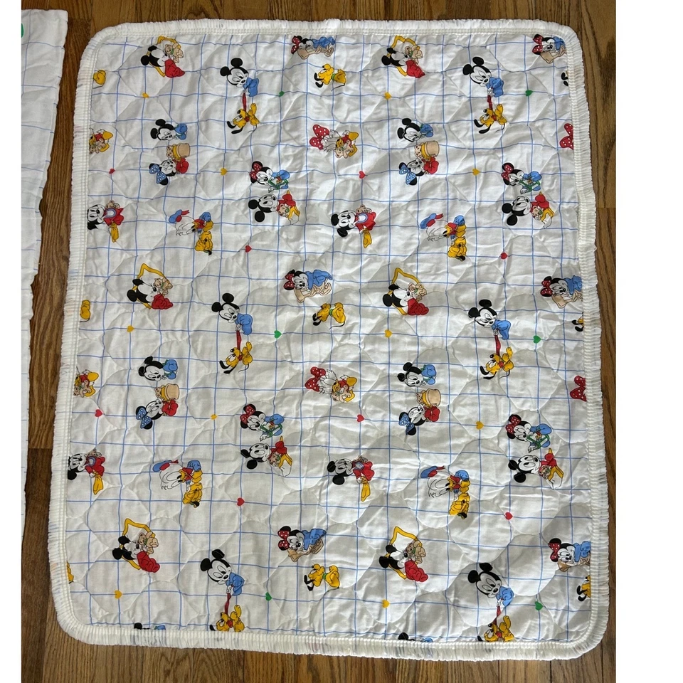 Manta acolchada vintage Disney Mickey Minnie Pluto bebé cuna niño alfombra de juego Foto 3 de 4