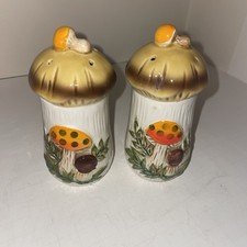 Sears Merry Mushroom Ceramic Salt and Pepper Shakers Pair — listing 2