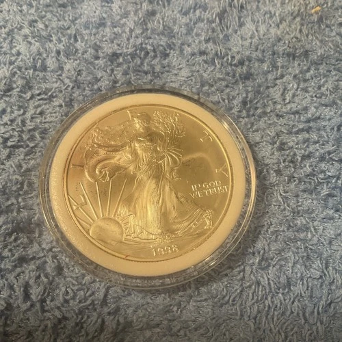 1998 1 Oz Fine Silver One American Dollar uncirculated As Pictured.