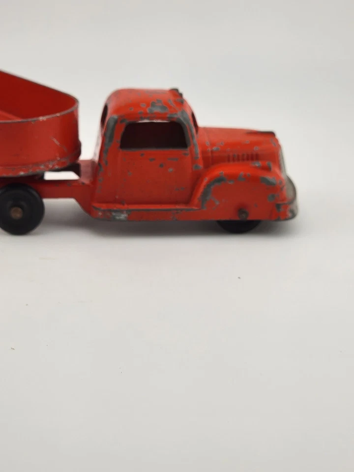 Remolque de grano TootsieToy 1947 International K5 1949-1958 juguete fundido a presión rojo vintage Foto 2 de 4