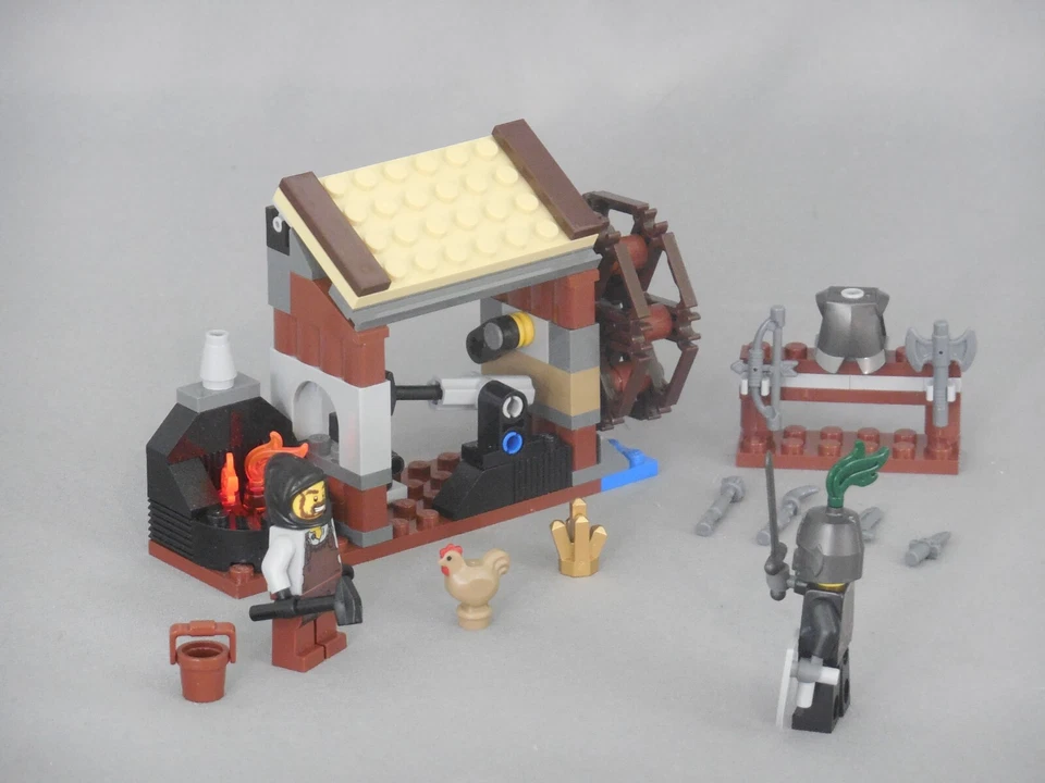 Lego Kingdoms 6918 Blacksmith Attack 2011 Complete with Instructions, No Box - Image 2 of 4