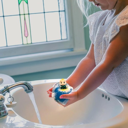 (12) CoComelon SUDs SOAPrize Fun Balls con Skipper JJ, Shark JJ e Ballerina CeCe - Foto 7 di 15