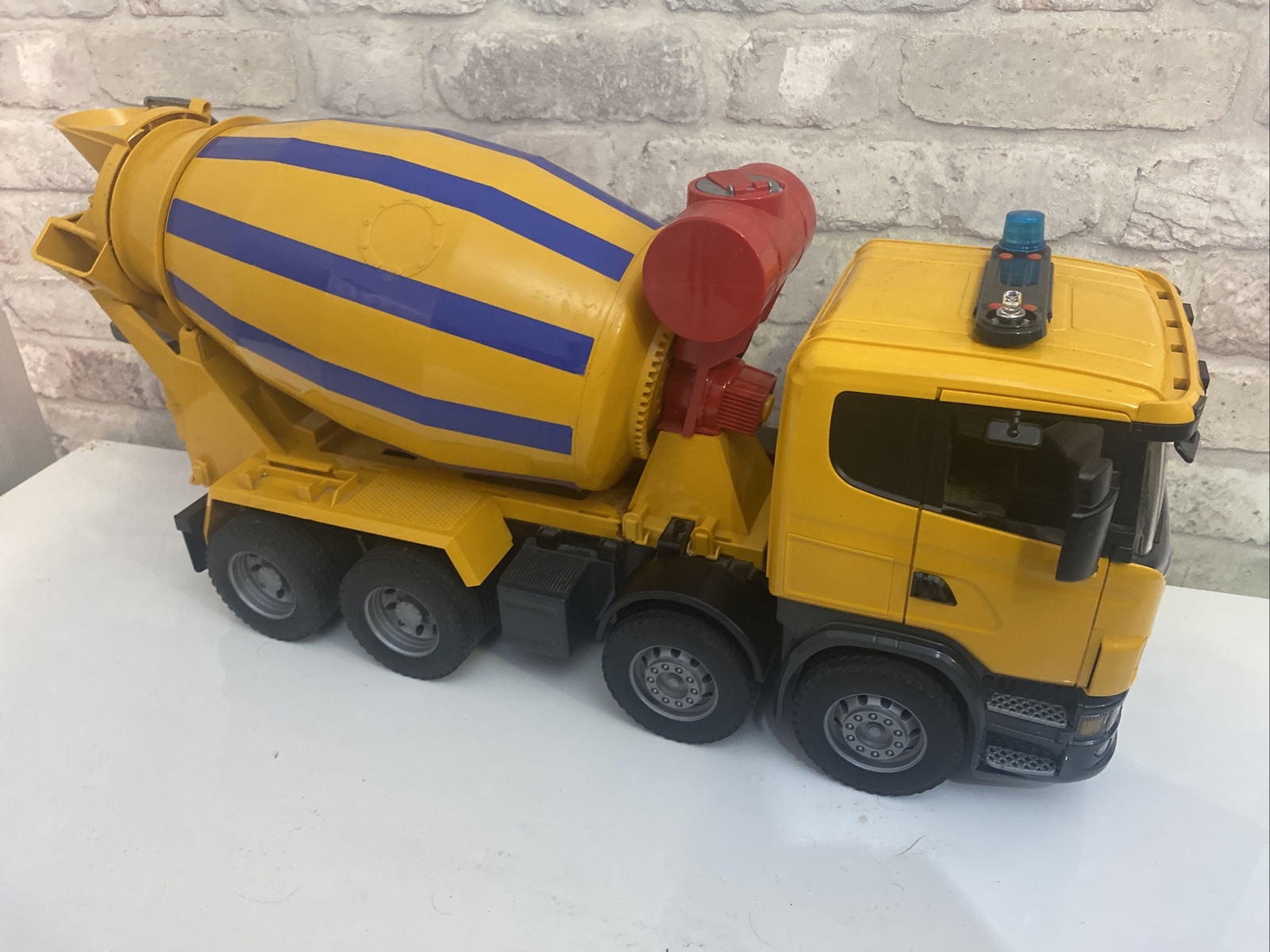 Bruder – Camion Betoniera Scania Bruder