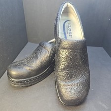 Klogs Black Embossed Tooled Leather Clogs Naples Sz 7.5M Slip Resistant Nursing