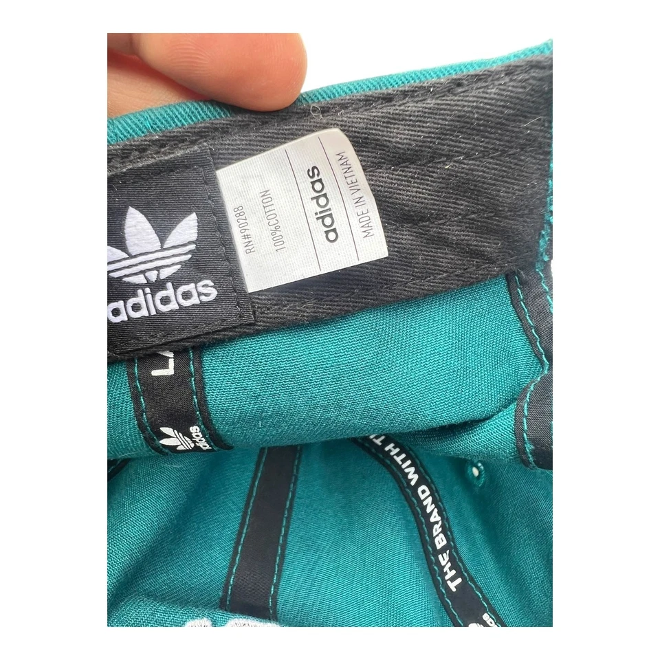 ADIDAS 5 PANELES VARSITY PARA HOMBRES SOMBRERO CON CORREA LEGADO VERDE AZULADO NEGRO NUEVO Foto 3 de 4
