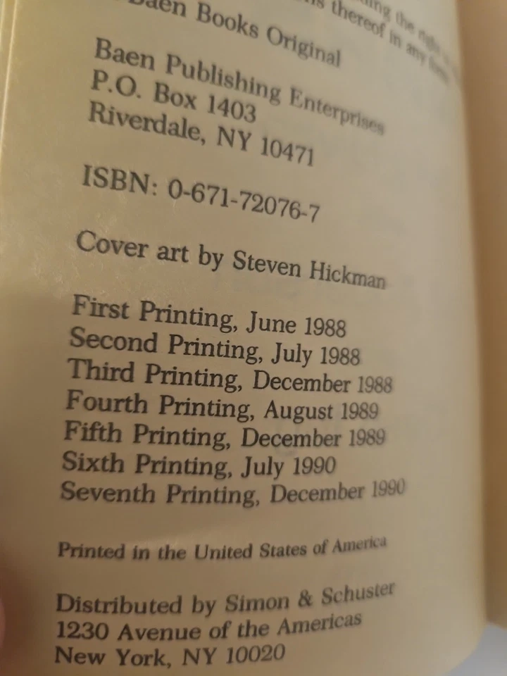 The Man Kzin Wars (Man Kzin Wars, Book 1) Mass Market Paperback Baen Books 1988 - Image 2 of 3