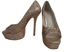 ALICE  OLIVIA Stacey Bendet Gold Ivory Platform Open Toe Pump Heels 38.5/8M