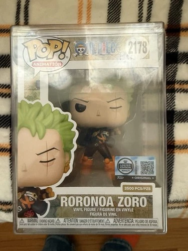 Funko Pop! Animation One Piece Roronoa Zoro Hot Topic Limited Edition 3500 Pc
