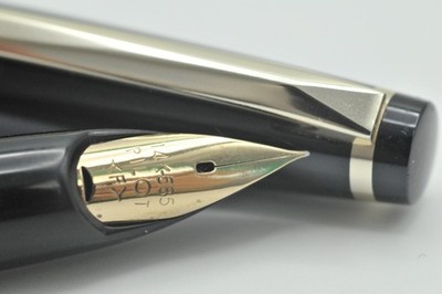 Vintage Pilot Elite Fountain Pen 14K Fine Nib w/ Converter  Excellent+ A1007