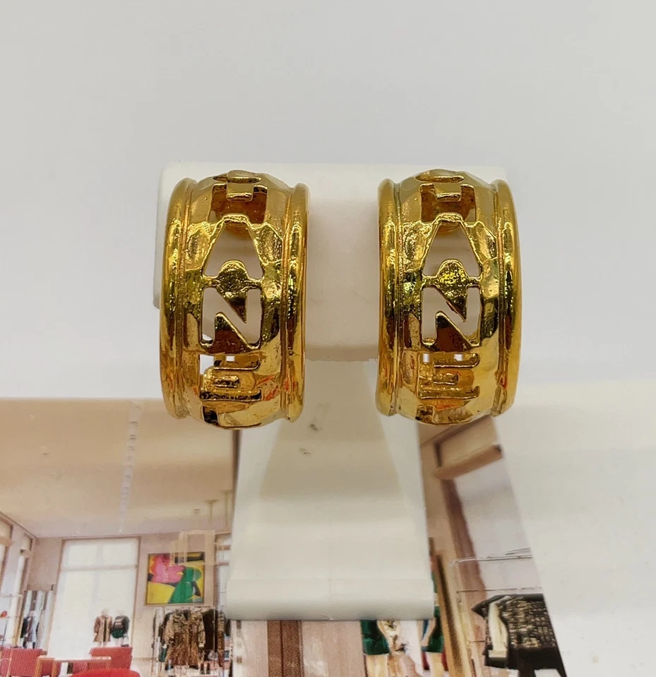 Authentischer Chanel Vintage Half-Hoop Katanuki Logo graviert mit Box SK030289 - Bild 2 von 4