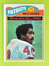 Mike Haynes 1977 Topps Rookie Football Card #50 - New England Patriots HOF. rookie card picture