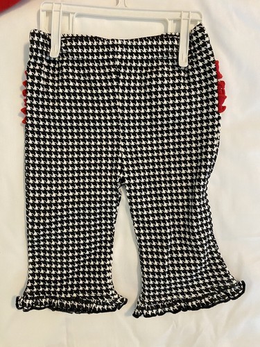 Nursery Rhyme Girls 4 pc Set - Creeper, Bib, Pants, And Socks. Brand New. - Picture 4 of 7
