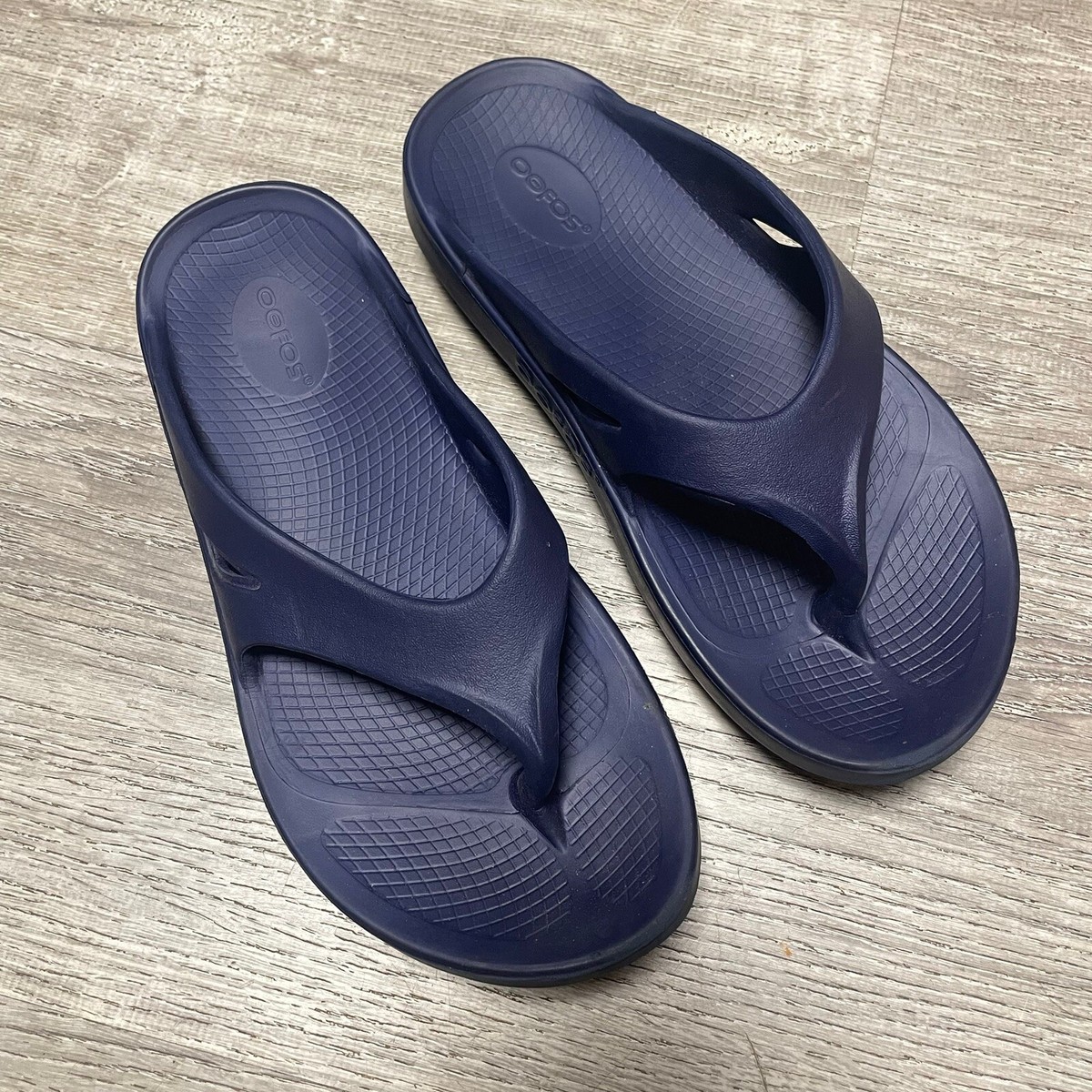 OOFOS OOriginal Thong Flip Flops Unisex US M9 W11 Blue Slip On Recovery Sandals Amazon.com | OOFOS Unisex Original Thong flip flop, Navy  main image 4
