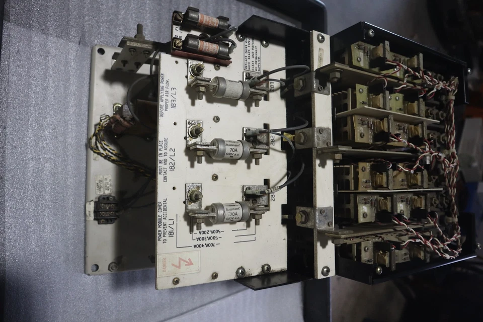 Módulo de alimentación Reliance DCS 803610-SB 5/20HP 460V 33AMP 50/60HZ 3PH STOCK 1663C Foto 4 de 4