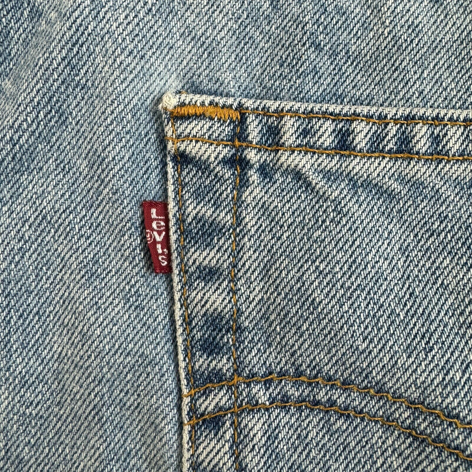 Levi’s 550 Men’s Size 40 Relaxed Fit Blue Denim Jean 90s Style Bermuda Shorts thumbnail 4