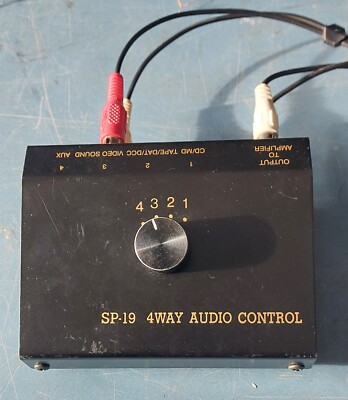 SP-19 4 WEGE AUDIO CONTROLLER