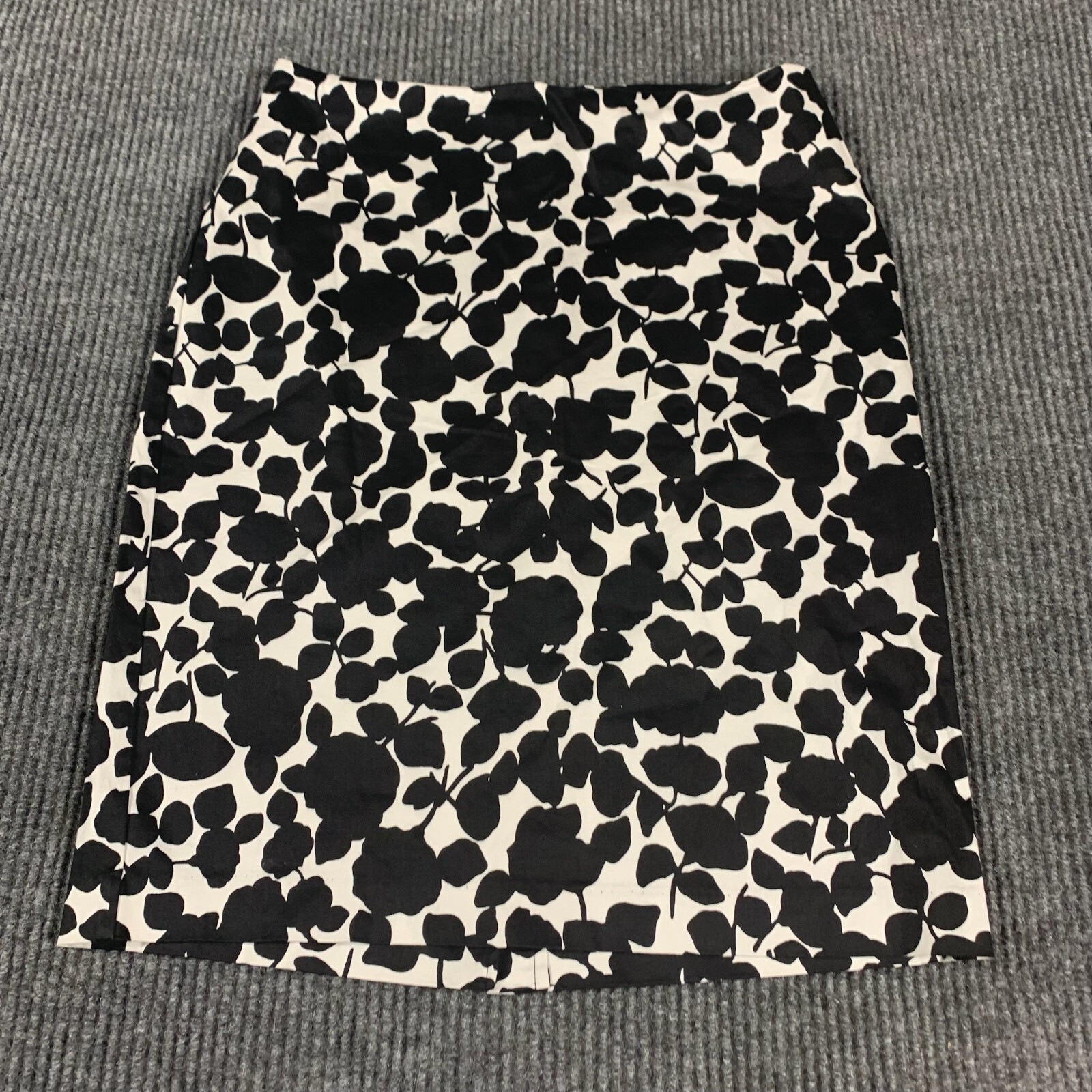 New York Company Skirt Womens 6 Black AOP Floral Zip Up Straight Stretch City