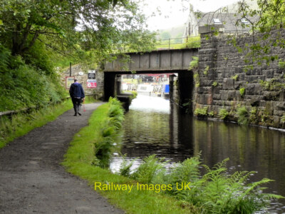 Eisenbahn Foto 12x8 (A4) Huddersfield Narrow Canal Marsden c2011