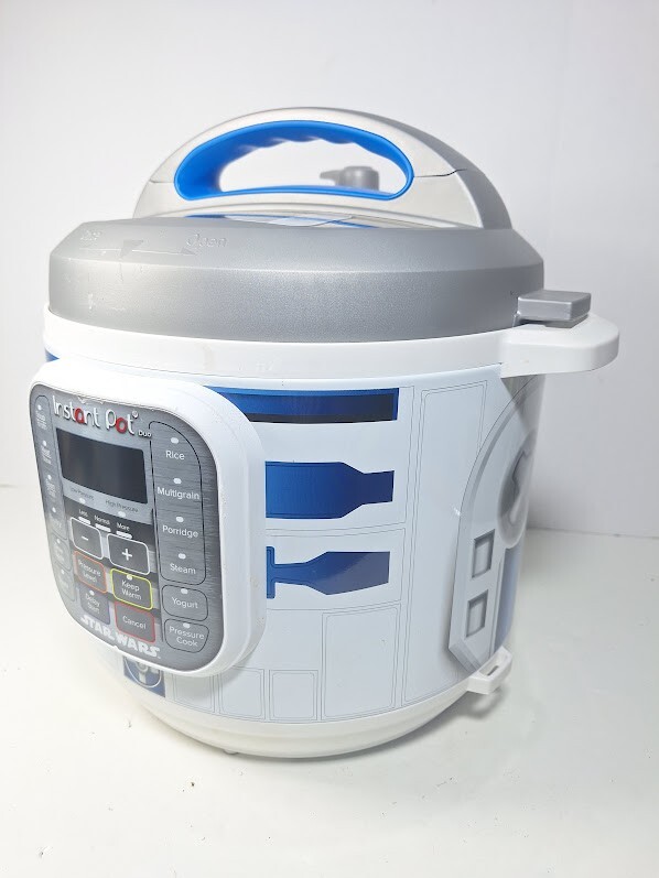 スター・ウォーズ Instant Pot Duo 60 R2D2 Amazon.com: Instant Pot Star Wars™ Duo™ 6-Qt. Pressure