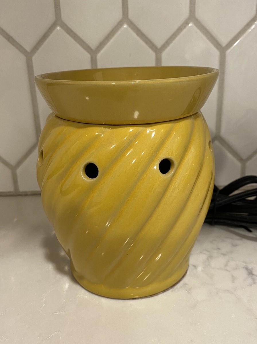 Scentsy Wax Warmer Lamp - P014 - Yellow Vase Contemporary Swirl