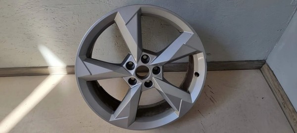 1X Cerchio In Lega 19 Pollici 83A301025N Audi Q3 Rim Wheel-image