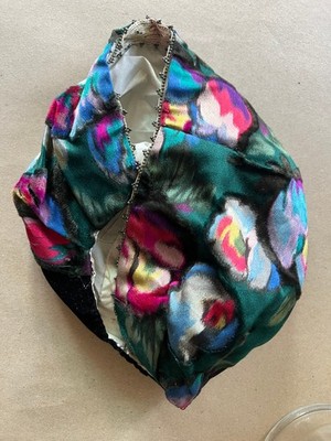 Sophisticated Ladies Cap - Velvet - 1920s - Multicoloured Black - Good Condition