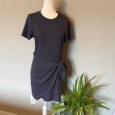 Evereve Grey/blue Ribbed T shirt Dress SZ M EUC w faux wrap skirt work career