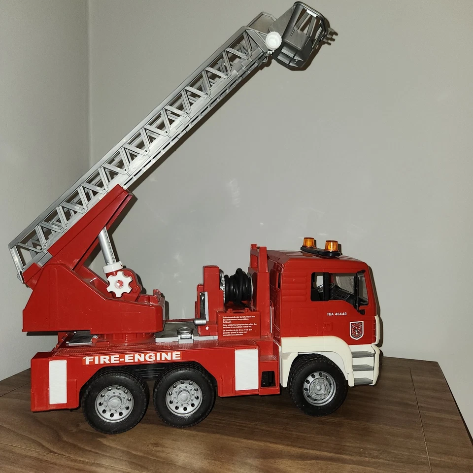 Vintage Brother Grande Carro de Bombeiros Caminhão Escada Alemão Feuerwehr Homem 2001 Raro - Imagem 4 de 4