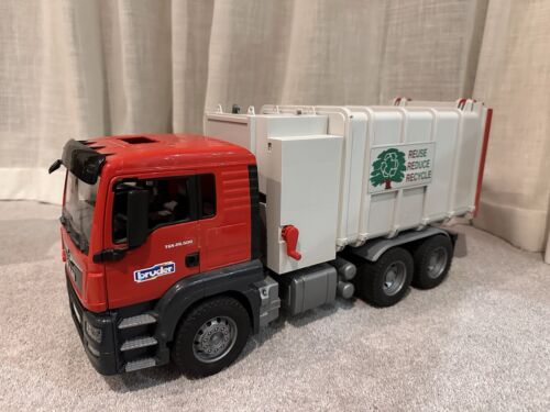Bruder MAN Recycling truck - Picture 4 of 10