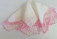 VINTAGE HANKY WHITE IRISH LINEN HAND CROCHET EDGING IN PINK LOVERS KNOT DESIGN