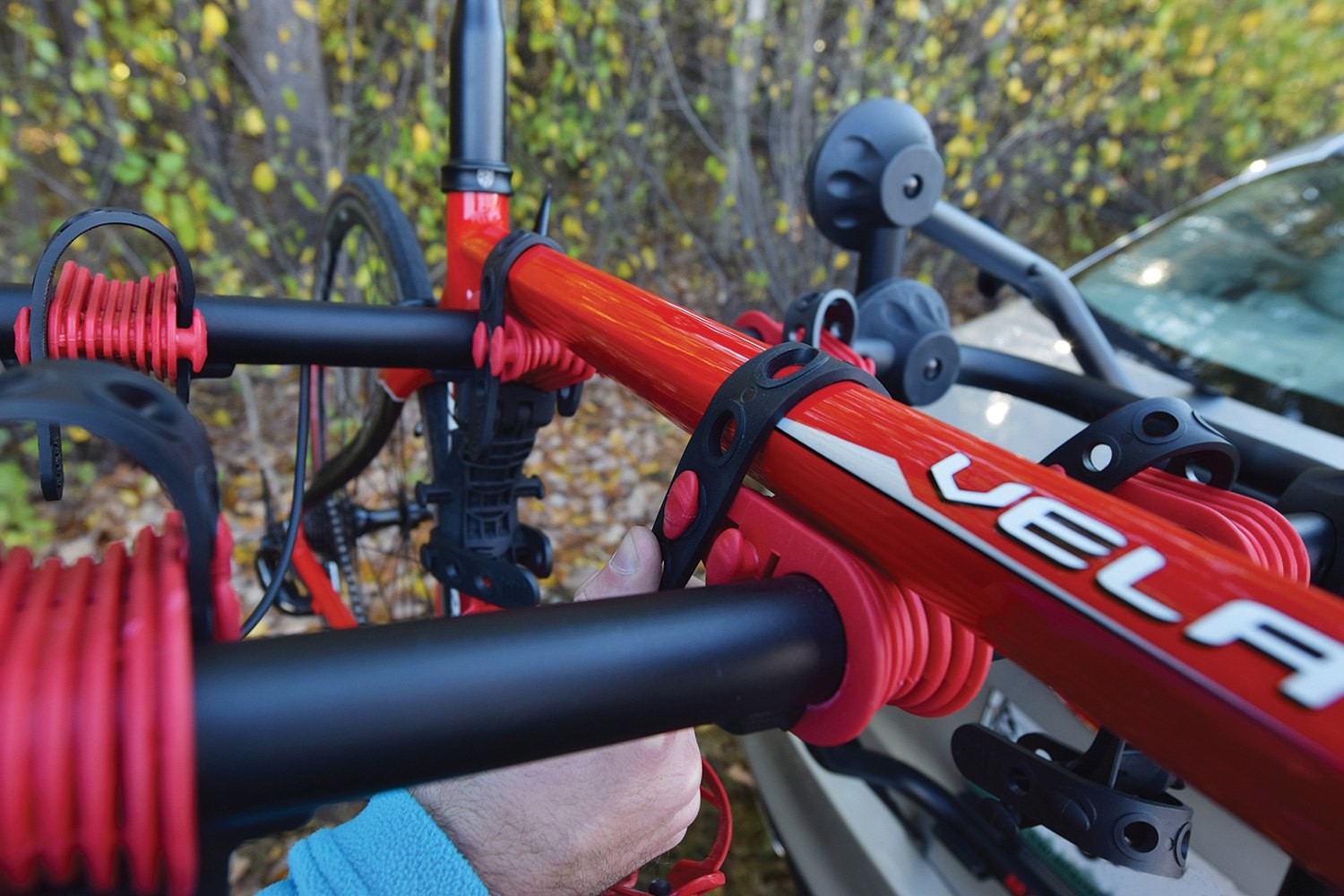 For GMC Sierra 1500 02-06 Malone Hanger BC3 OS Trunk Mount Bike Rack for 3 Bikes