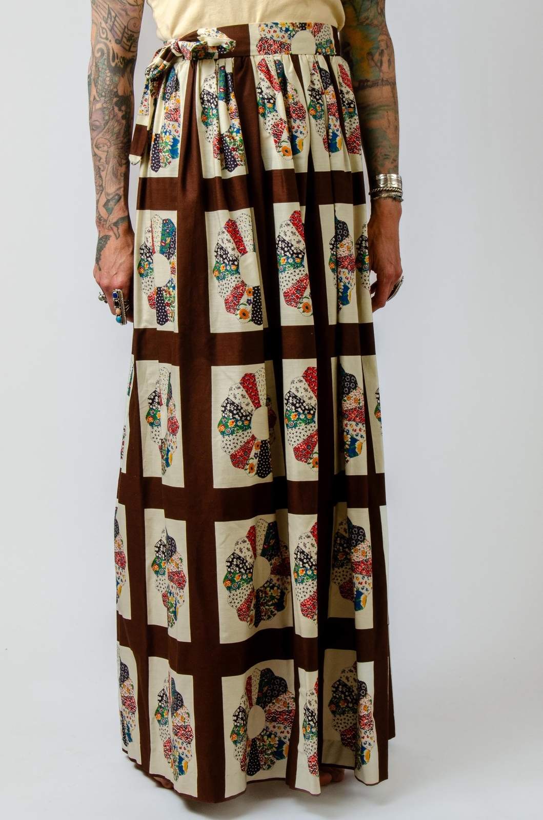 1970s Patchwork Quilt Pattern Cotton High Waist W… - image 2