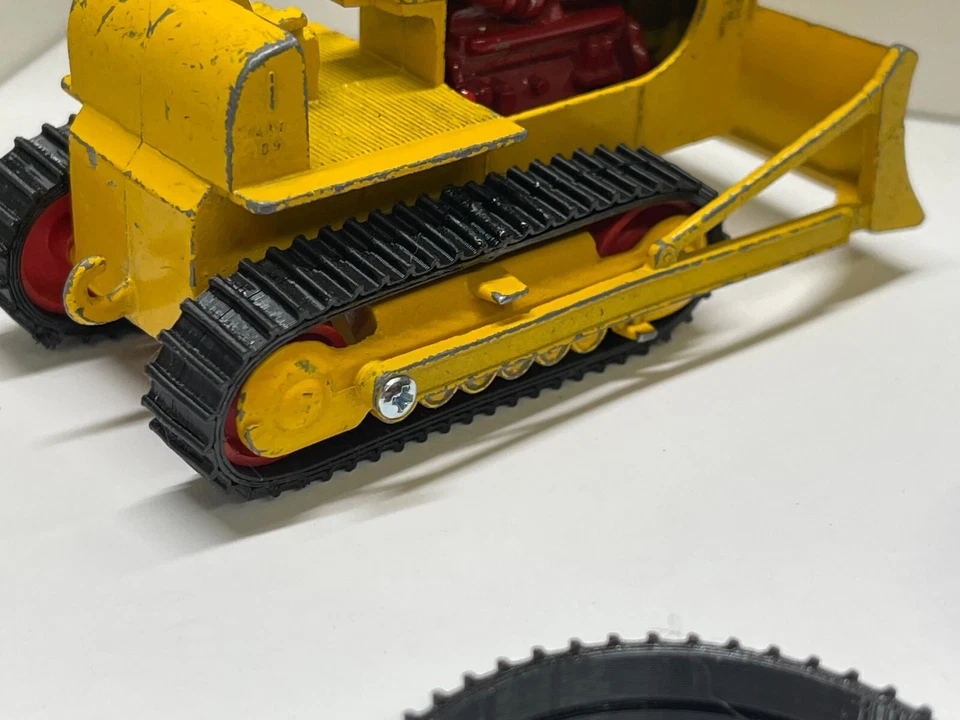 Lesney Matchbox King Size No. 3 Caterpillar D9 Bulldozer TRACKS ONLY - Image 3 of 3