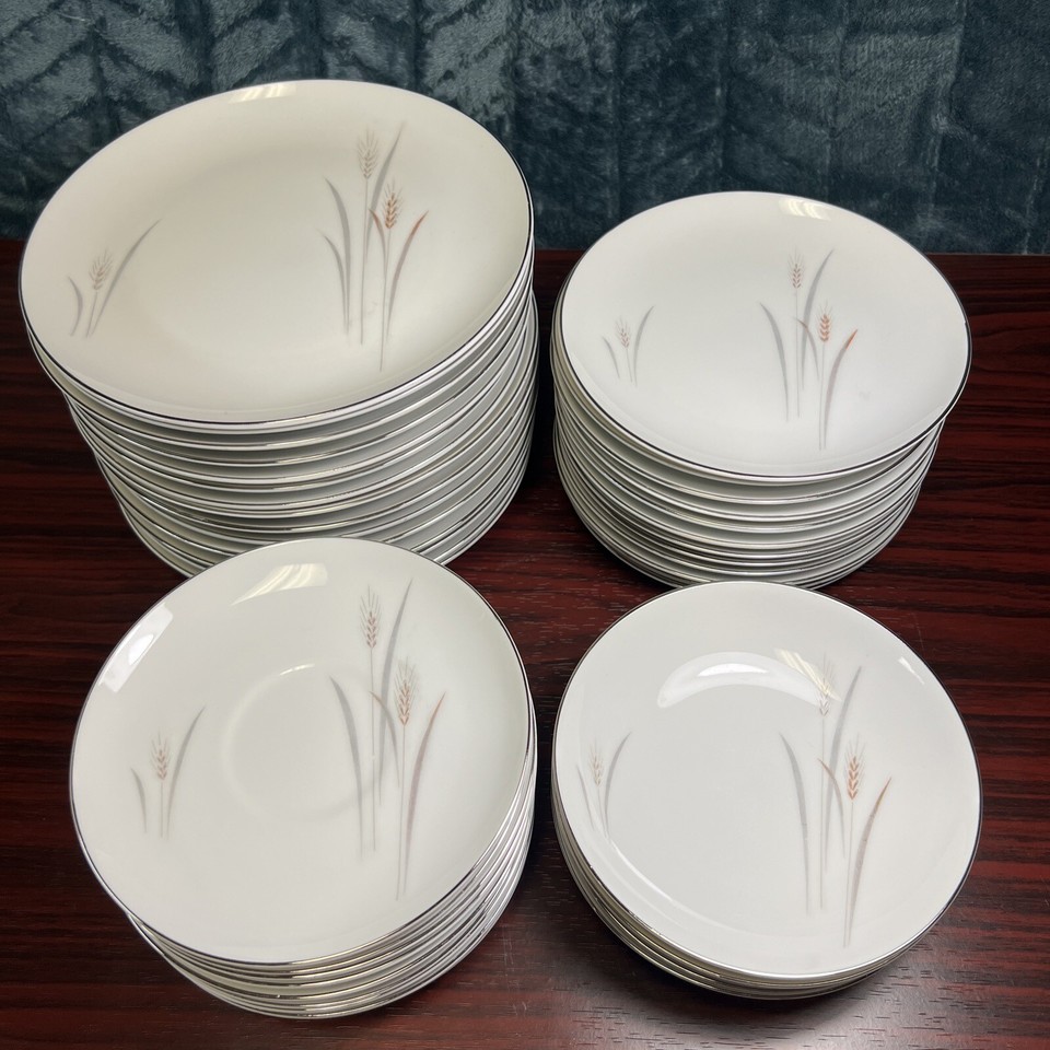 PLATINUM WHEAT Fine China Of Japan 40 Pc Set Vintage In Very Good