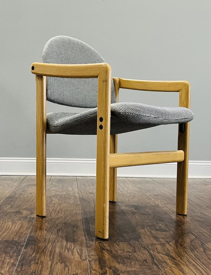 Silla de cena de oficina estilo danés moderno con brazo de Worden Holland Michigan Foto 2 de 4