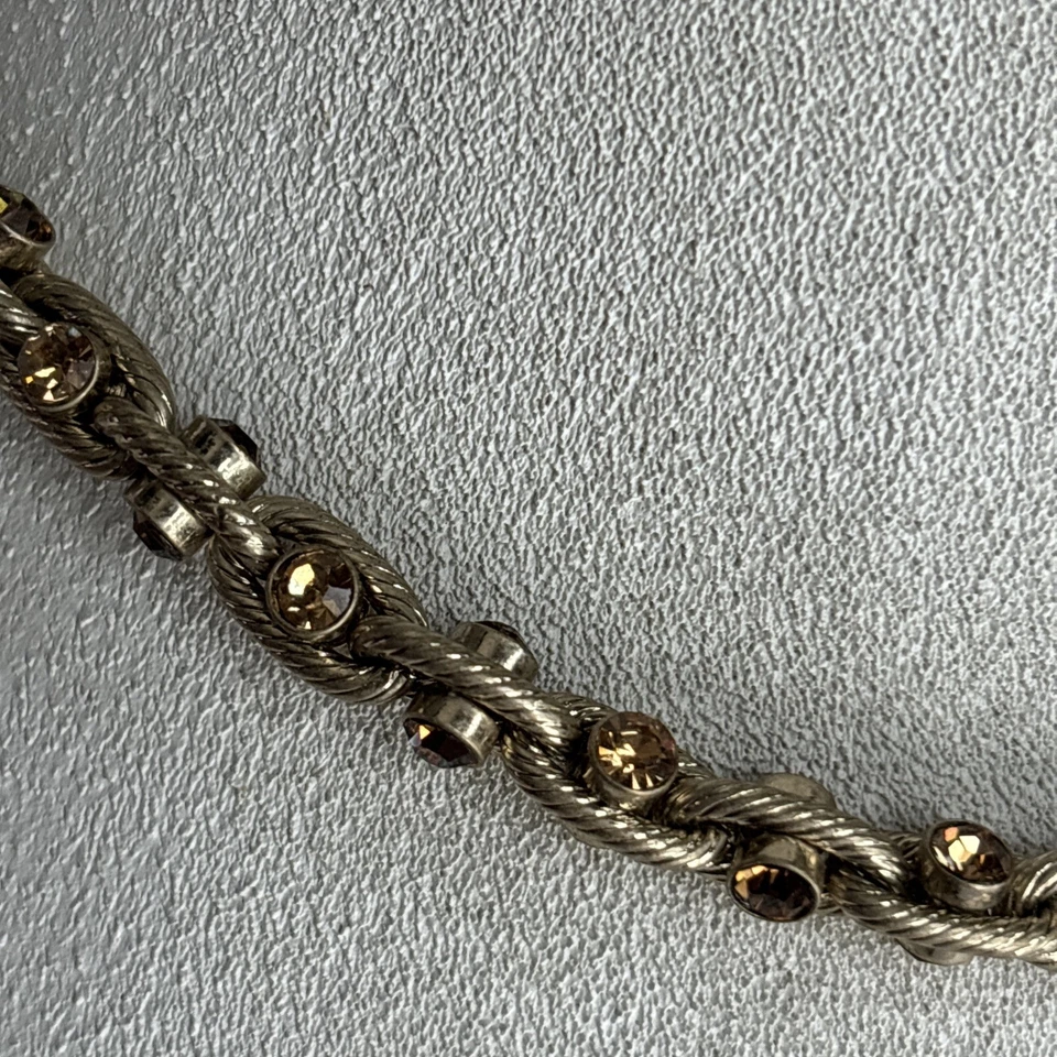 Collar Familia Lia Sophia Kiam Marrón y Pendientes Acabado Satinado Tono Oro Claro Foto 3 de 4