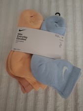 NEW NIKE SIZE MEDIUM ANKLE SOCKS 6 PAIR MULTI-COLOR