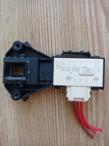 Whirlpool Bauknecht Türverriegelung Türschloss Waschmaschine 481075043881 DM569