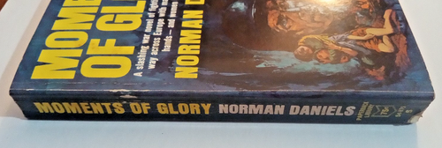 MOMENTS OF GLORY (1965) by Norman Daniels -- vintage WWII military combat novel - Foto 3 di 4