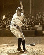 BABE RUTH New York Yankees AT THE PLATE Photo  (195-x)
