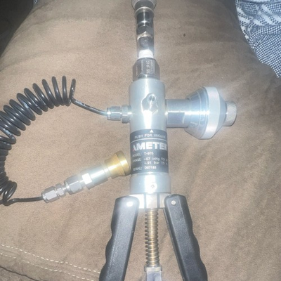 #ad AMETEK T 976 Pneumatic Hand Pump Pressure Calibrator 27 inHg to 0.91 bar $475.00